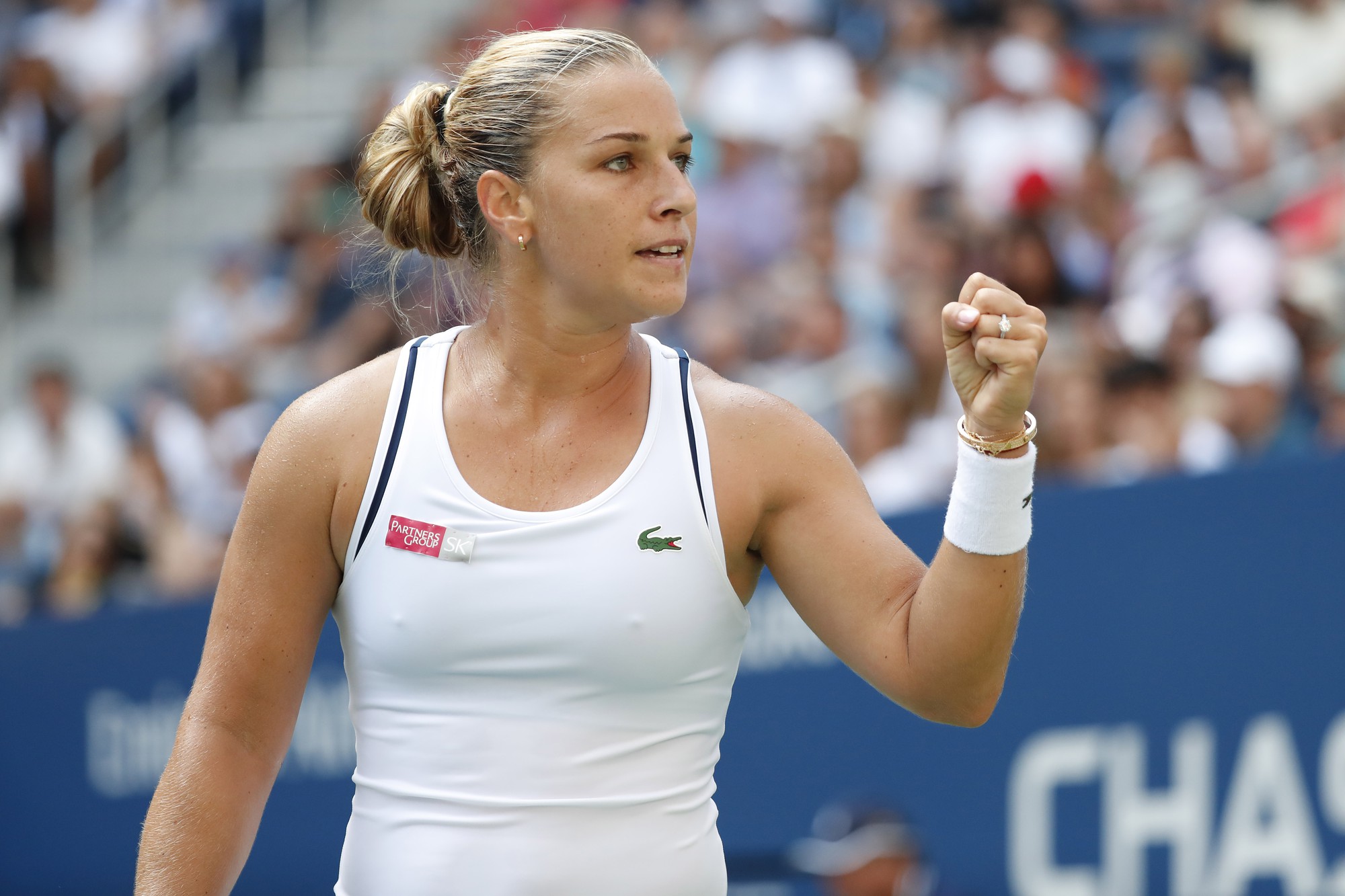 Clip: Federer, Sharapova đ&aacute;nh bại đ&agrave;n em, v&agrave;o v&ograve;ng 4 US Open - Ảnh 16.