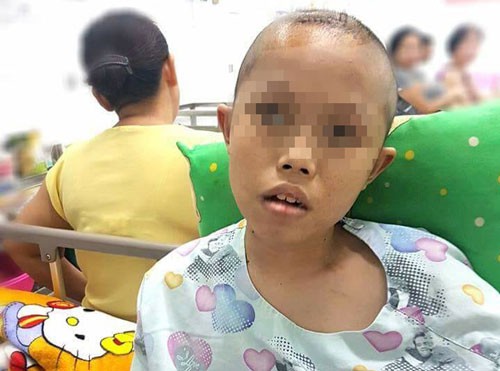 "Mẹ ơi, con muốn về nhà"