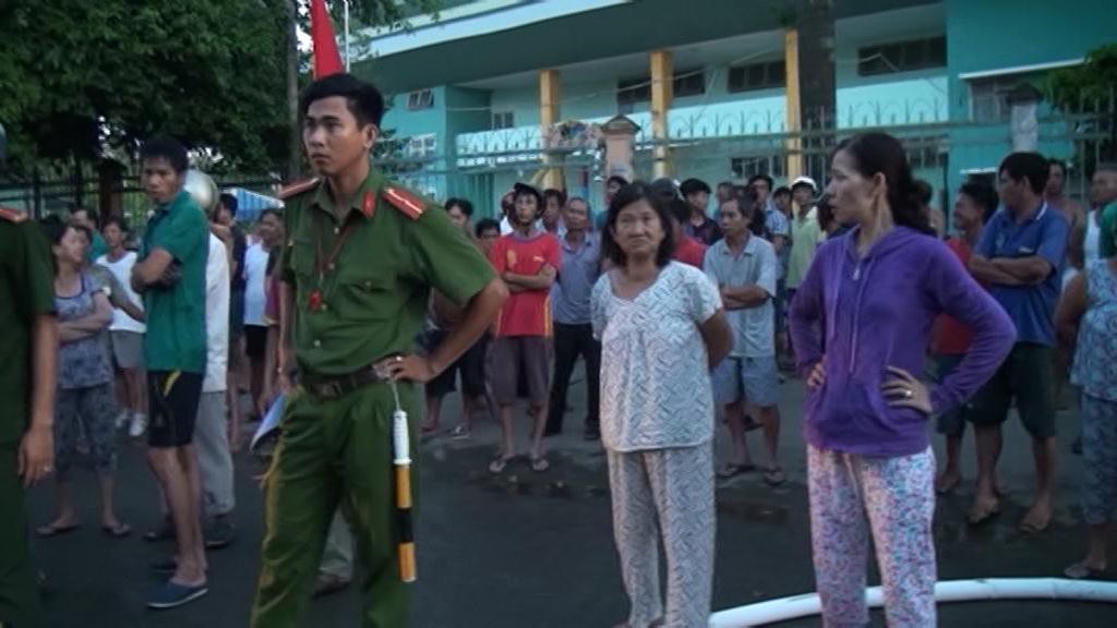 B&agrave; hỏa thi&ecirc;u rụi nhiều nh&agrave; d&acirc;n l&uacute;c rạng s&aacute;ng 2-9 - Ảnh 11.