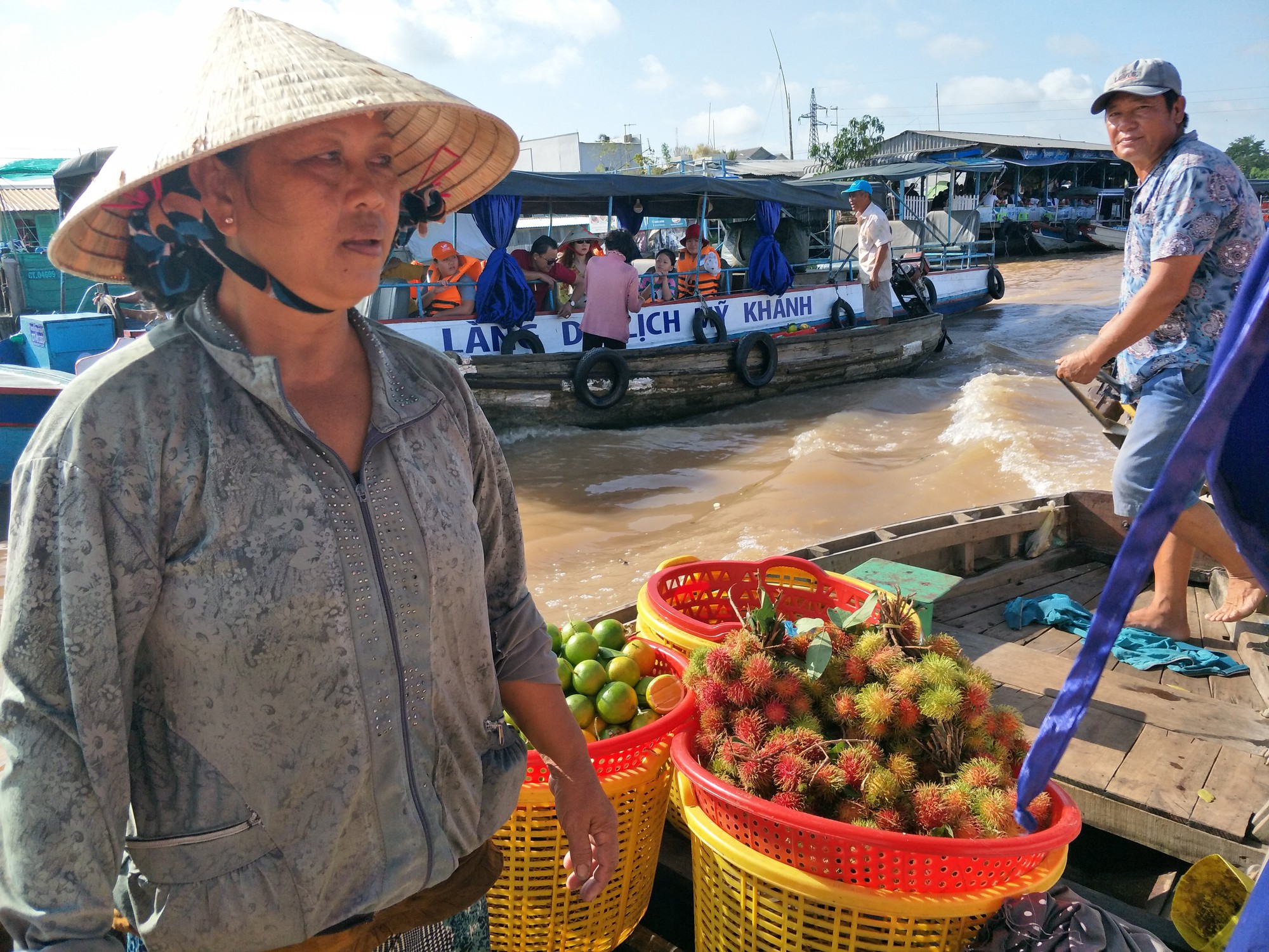 Lễ 2-9, chợ nổi Cái Răng, Làng Du lịch Mỹ Khánh chật kín người - Ảnh 14.