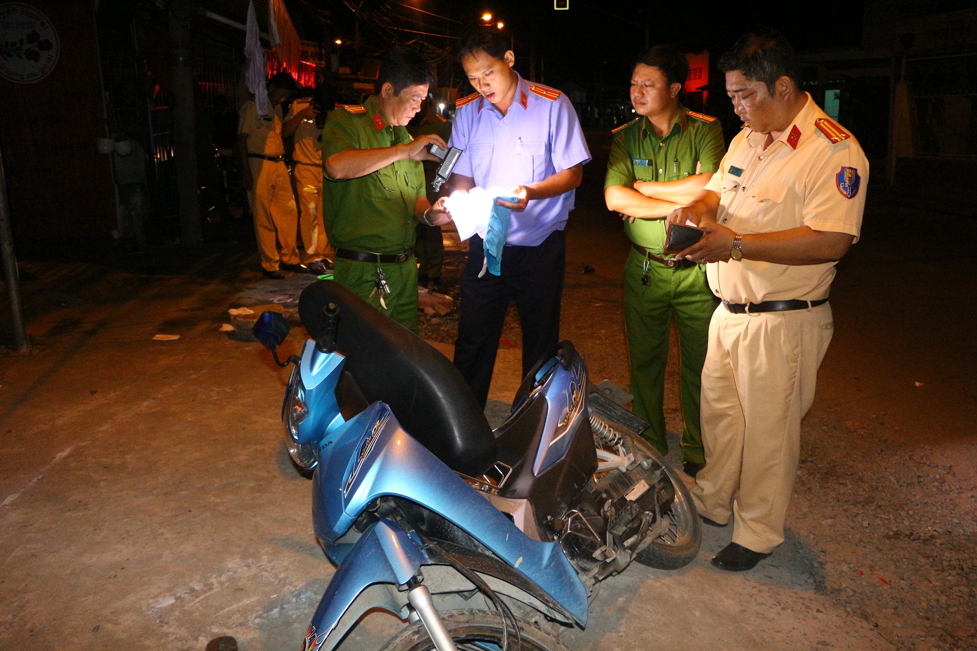Lao nhanh... vào trụ điện, tử vong