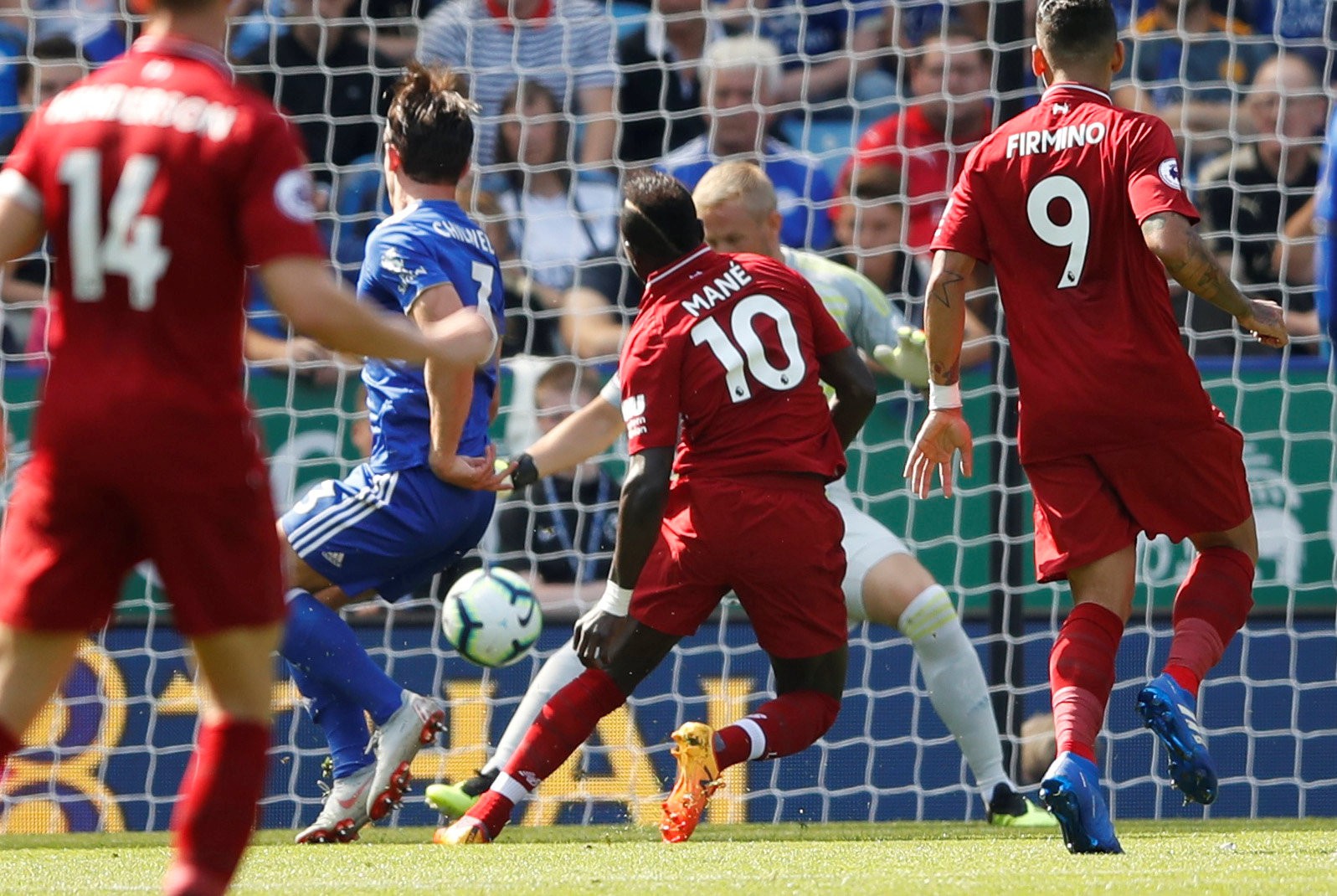 Thắng 2 bàn, Chelsea và Liverpool đua ngôi đầu Ngoại hạng