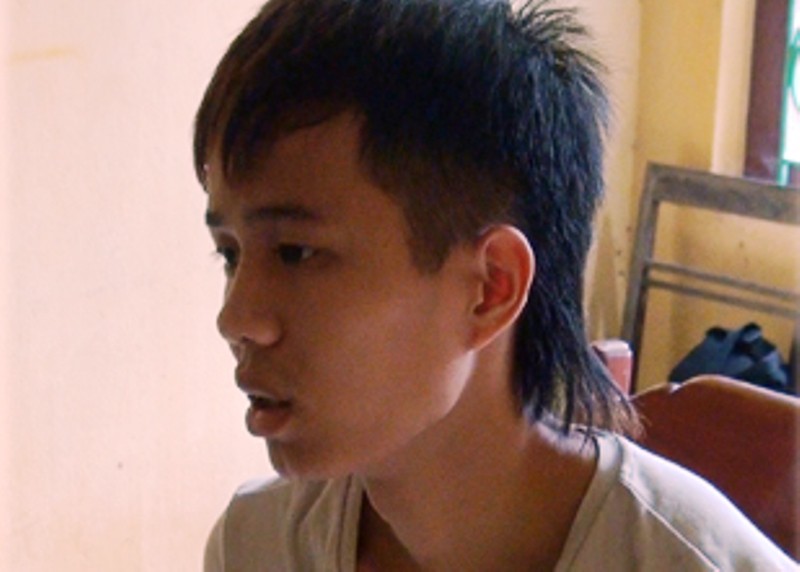 Đâm nam thanh niên trọng thương, bỏ trốn sang Trung Quốc
