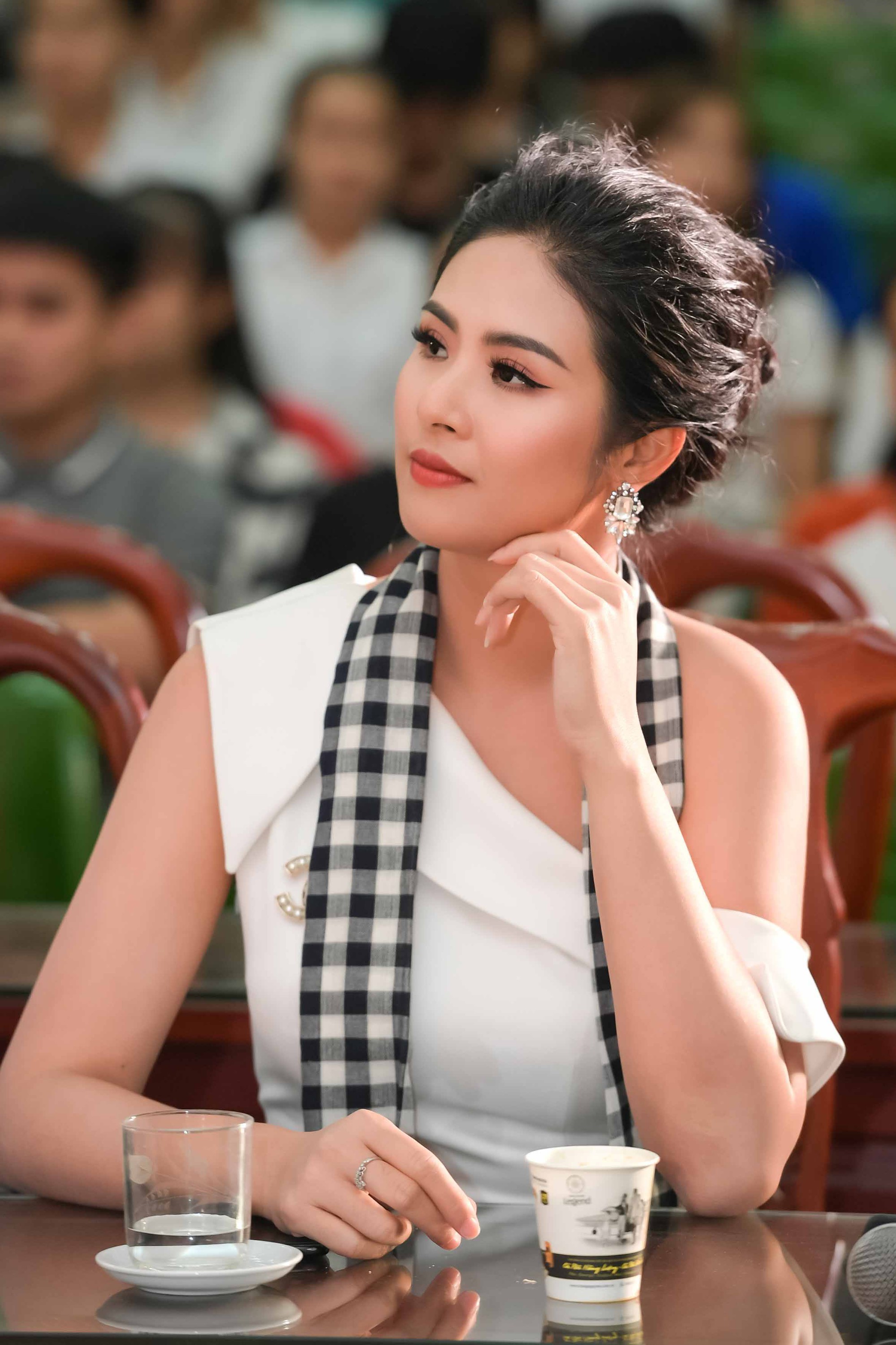 Ngọc Hân lường trước được Hoa hậu Tiểu Vy sẽ gặp nhiều thị phi - Ảnh 1.