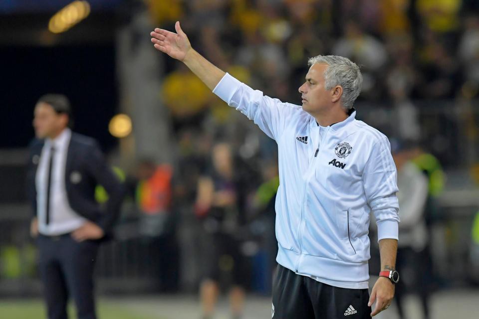 Thắng đậm, Mourinho vẫn bức x&uacute;c - Ảnh 1.