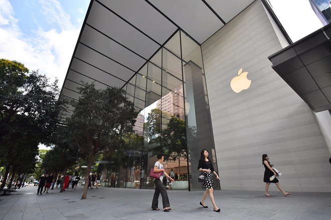 Một số người Việt đến Singapore mua iPhone bị từ chối nhập cảnh