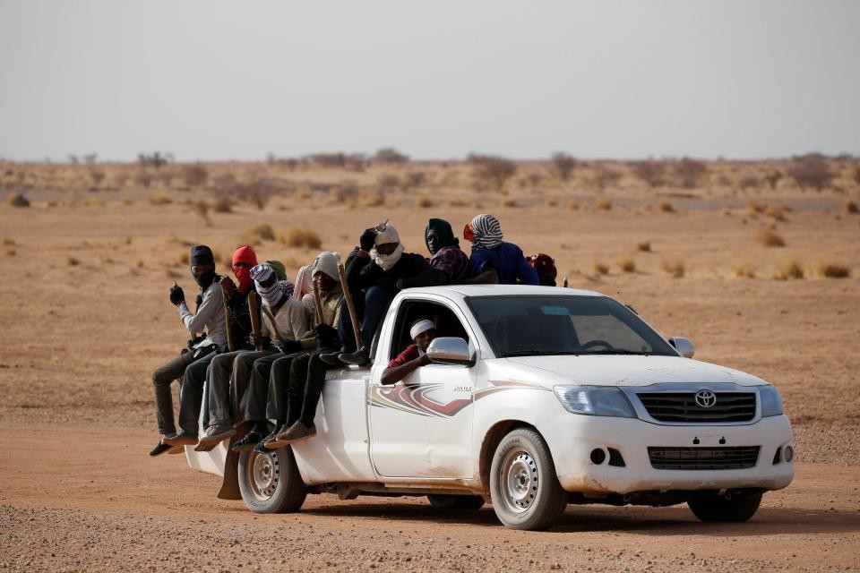 Ông Trump gợi ý Tây Ban Nha xây tường ở sa mạc Sahara