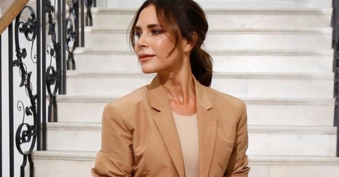 Victoria Beckham - Từ ca sĩ thành chủ đế chế thời trang - Ảnh 1.