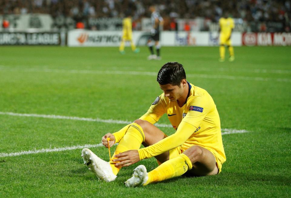 CĐV Chelsea đòi đuổi “chân gỗ” Morata “ngay lập tức”
