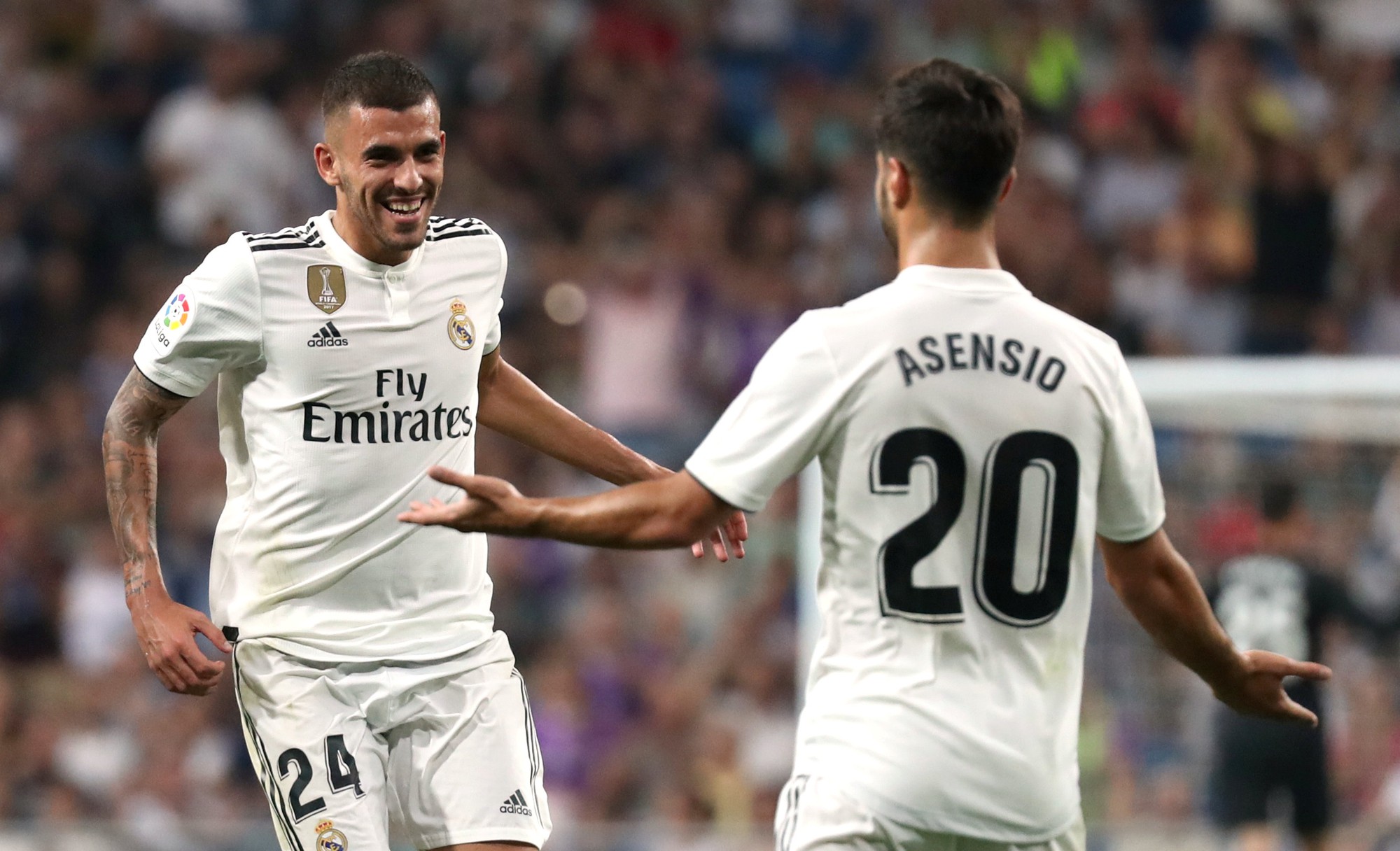 Trợ l&yacute; VAR đưa Real Madrid l&ecirc;n ng&ocirc;i đầu La Liga - Ảnh 4.