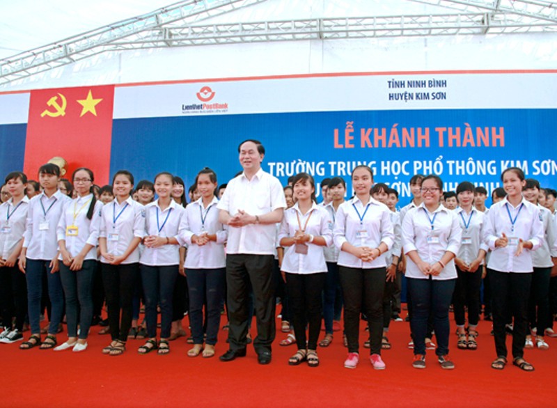Những hình ảnh đẹp, gần gũi của Chủ tịch nước Trần Đại Quang với mái trường xưa - Ảnh 6.