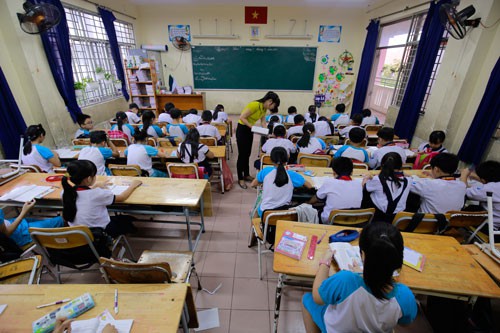 Nuốt 9 viên bi sắt, hiểm nguy từ trò nghịch dại