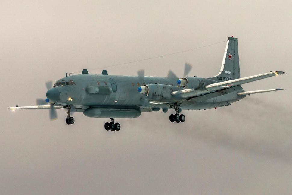 Sau sự cố với Israel, Nga chuyển hệ thống S-300 cho Syria - Ảnh 2.