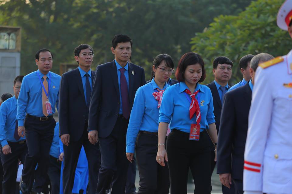 Ch&ugrave;m ảnh đại biểu dự Đại hội XII C&ocirc;ng đo&agrave;n Việt Nam viếng Lăng Chủ tịch Hồ Ch&iacute; Minh - Ảnh 6.