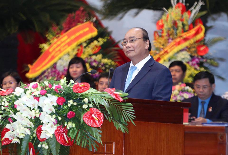 Thủ tướng Nguyễn Xuân Phúc gặp gỡ đại biểu dự Đại hội XII Công đoàn Việt Nam