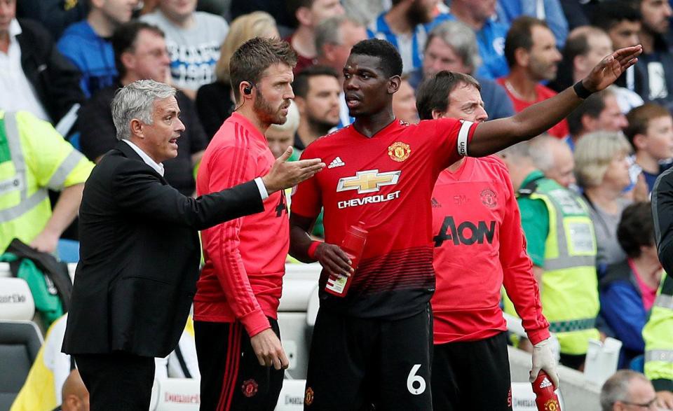 Bị chỉ trích, Pogba “bật” lại Mourinho