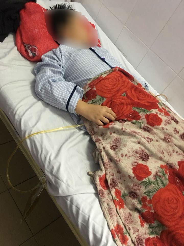 Nuốt 9 vi&ecirc;n bi sắt, một học sinh mất 40 cm ruột - Ảnh 2.