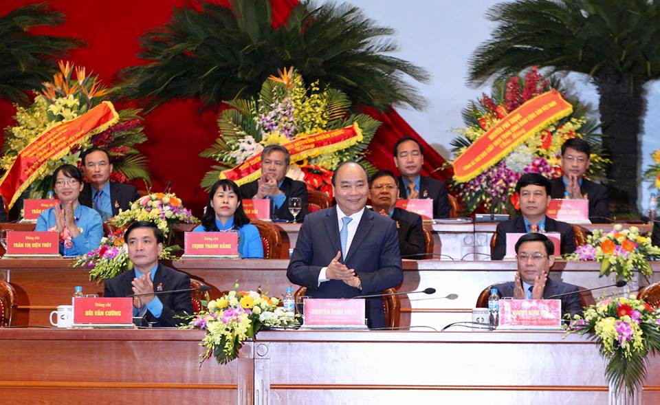 Thủ tướng Nguyễn Xu&acirc;n Ph&uacute;c gặp gỡ đại biểu dự Đại hội XII C&ocirc;ng đo&agrave;n Việt Nam - Ảnh 2.