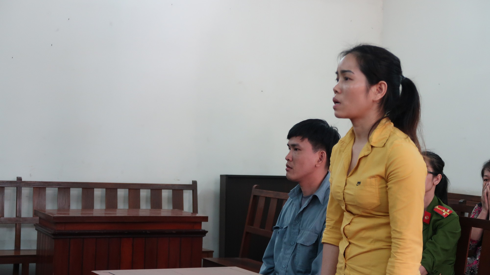 Cặp đôi đưa cả người khuyết tật sang Trung Quốc bán dâm