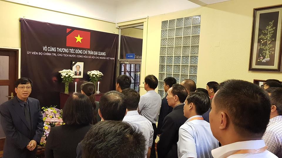 L&atilde;nh đạo nước ngo&agrave;i đến Đại sứ qu&aacute;n viếng Chủ tịch nước Trần Đại Quang - Ảnh 16.