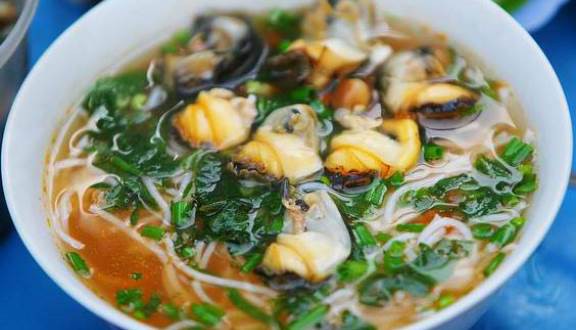 Những h&agrave;ng b&uacute;n ốc l&acirc;u năm, ngon nức tiếng ở H&agrave; Nội - Ảnh 2.