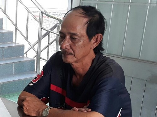 Chủ quán hủ tiếu mở cốp xe của một người dân trộm 45 triệu