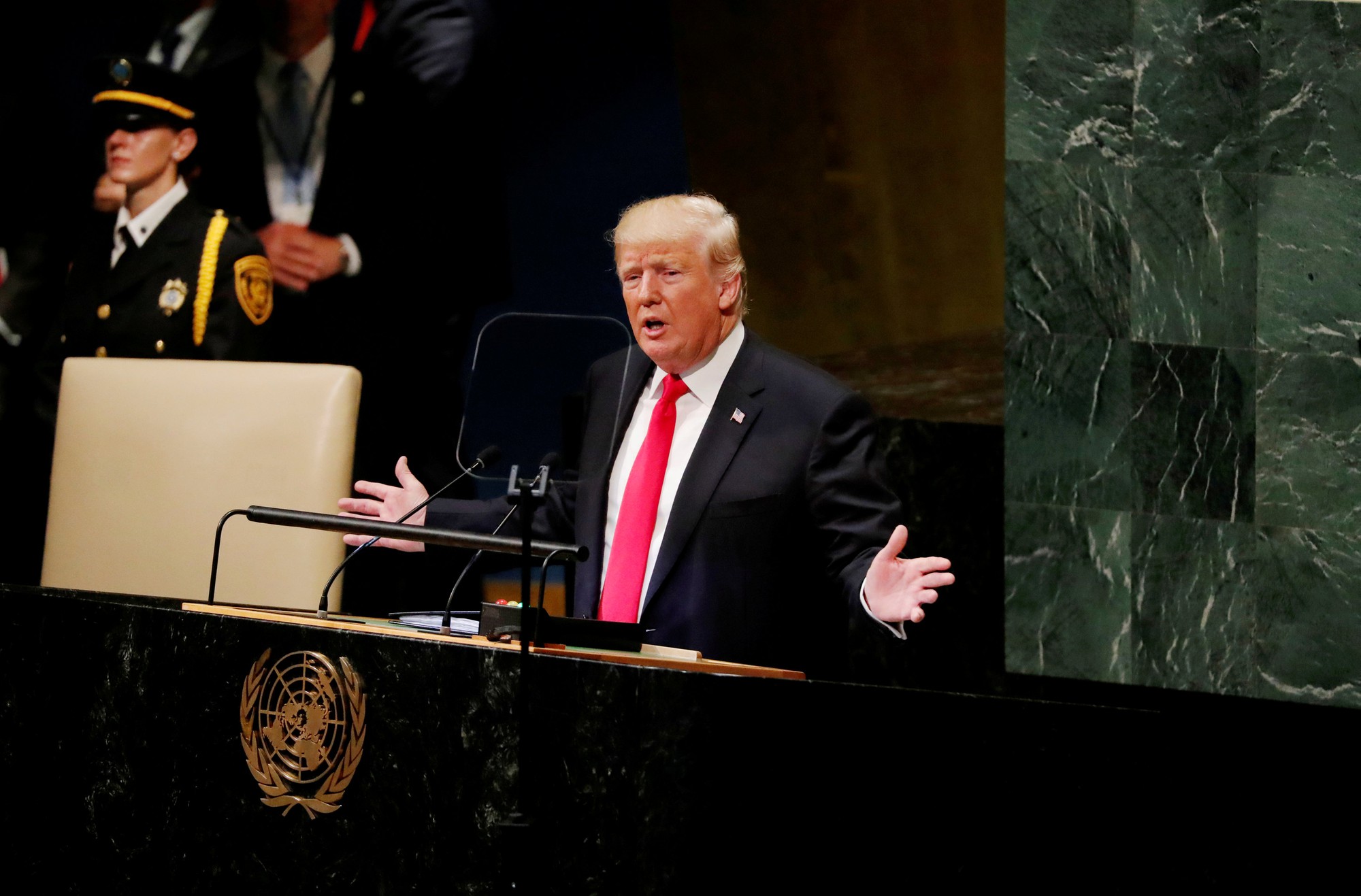 Ông Trump phát biểu tại LHQ, bất ngờ có tiếng cười khúc khích