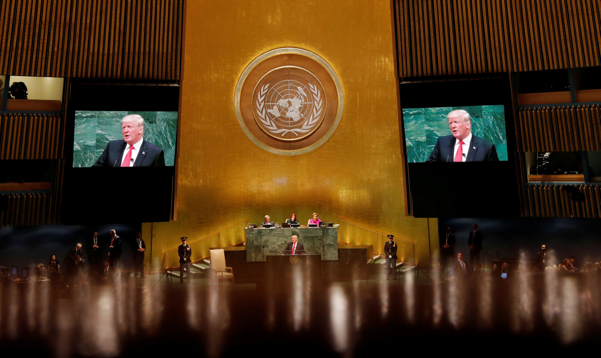 &Ocirc;ng Trump ph&aacute;t biểu tại LHQ, bất ngờ c&oacute; tiếng cười kh&uacute;c kh&iacute;ch - Ảnh 2.