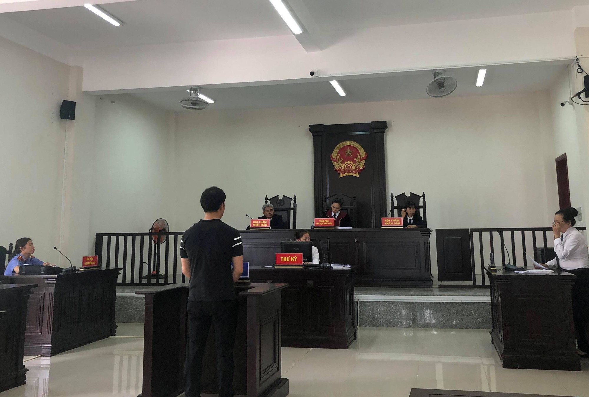 Bà Rịa - Vũng Tàu: Xét xử kẻ dâm ô bé gái trong thang máy