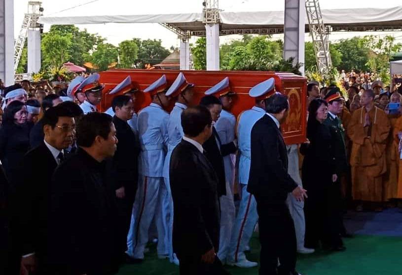 Chủ tịch nước Trần Đại Quang đ&atilde; về với đất mẹ qu&ecirc; hương - Ảnh 3.