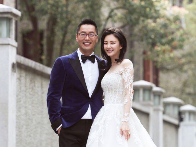 "Mỹ nhân ngư" Trương Vũ Kỳ bị tố dùng dao rạch lưng chồng