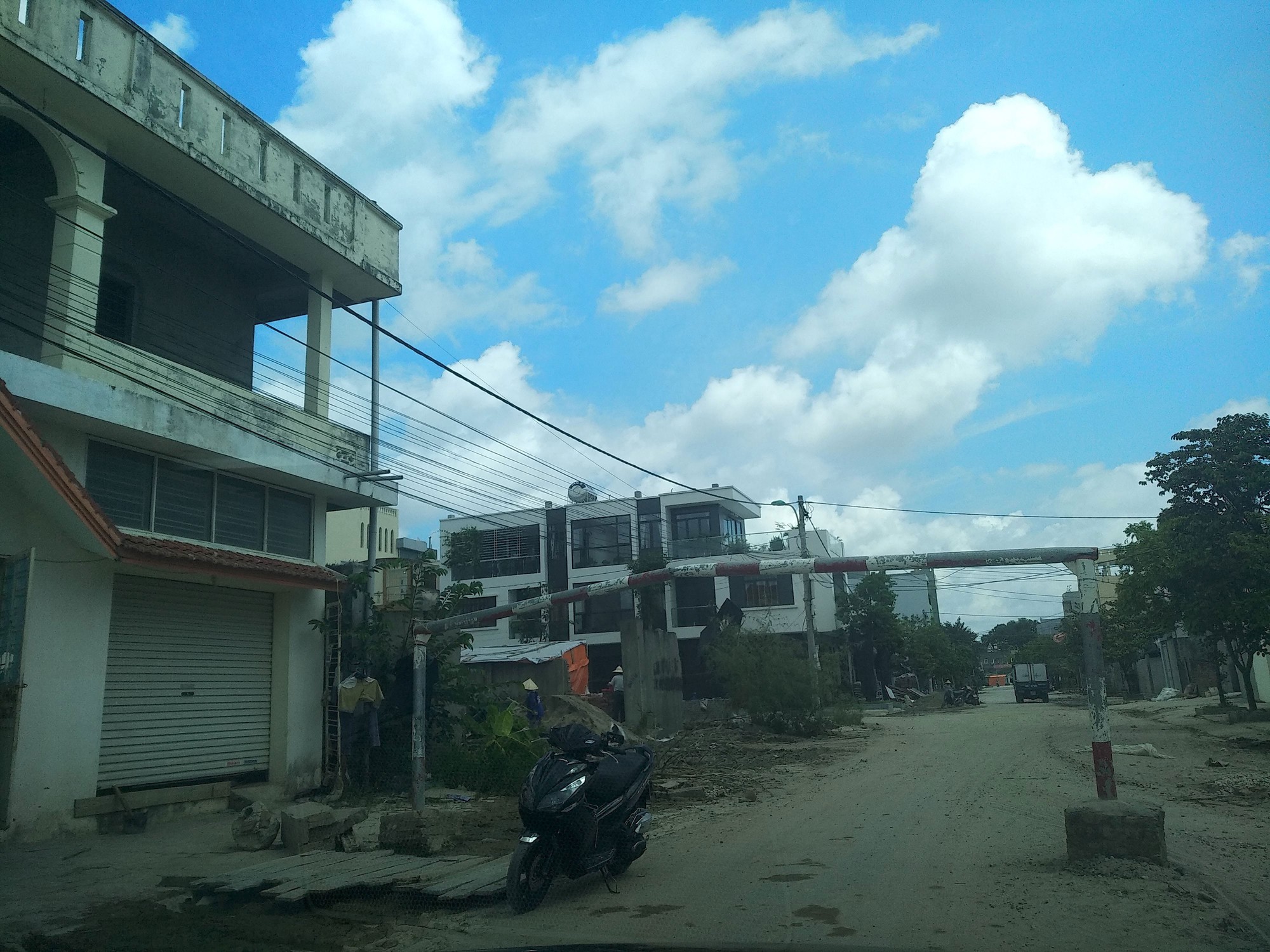 Đất quốc ph&ograve;ng m&agrave; như v&ocirc; chủ - Ảnh 1.