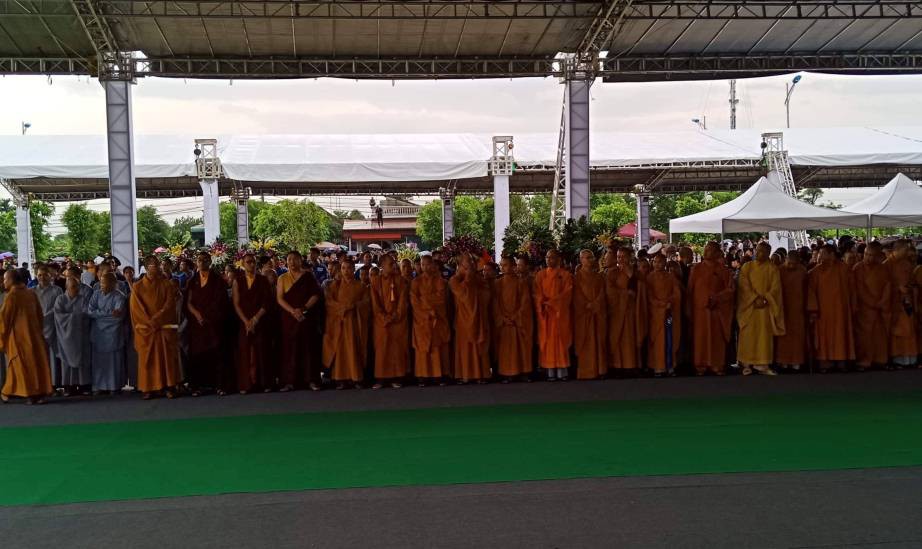Linh xa Chủ tịch nước Trần Đại Quang về tới qu&ecirc; nh&agrave; - Ảnh 12.
