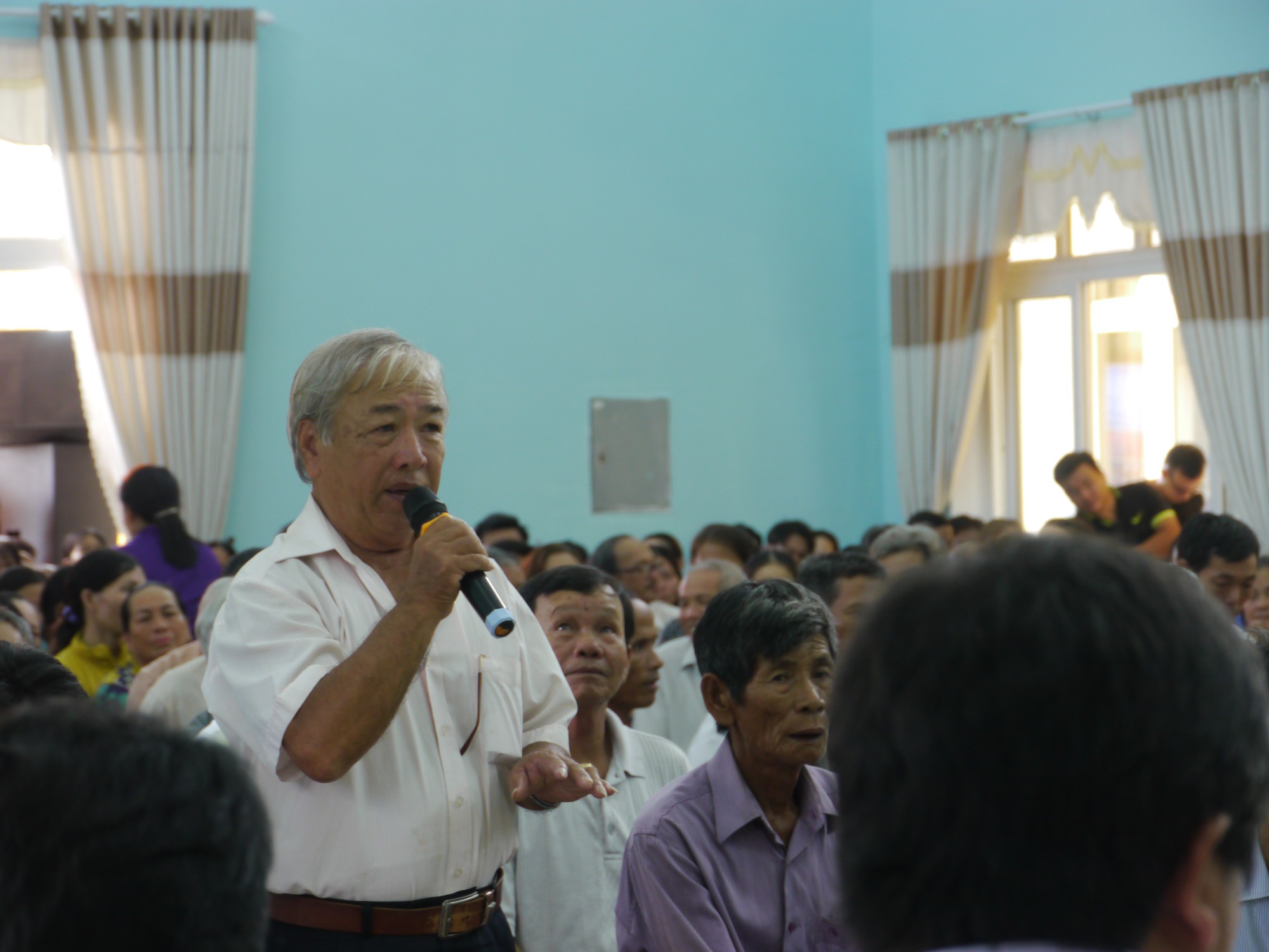 Lãnh đạo tỉnh Bình Định đối thoại với dân
