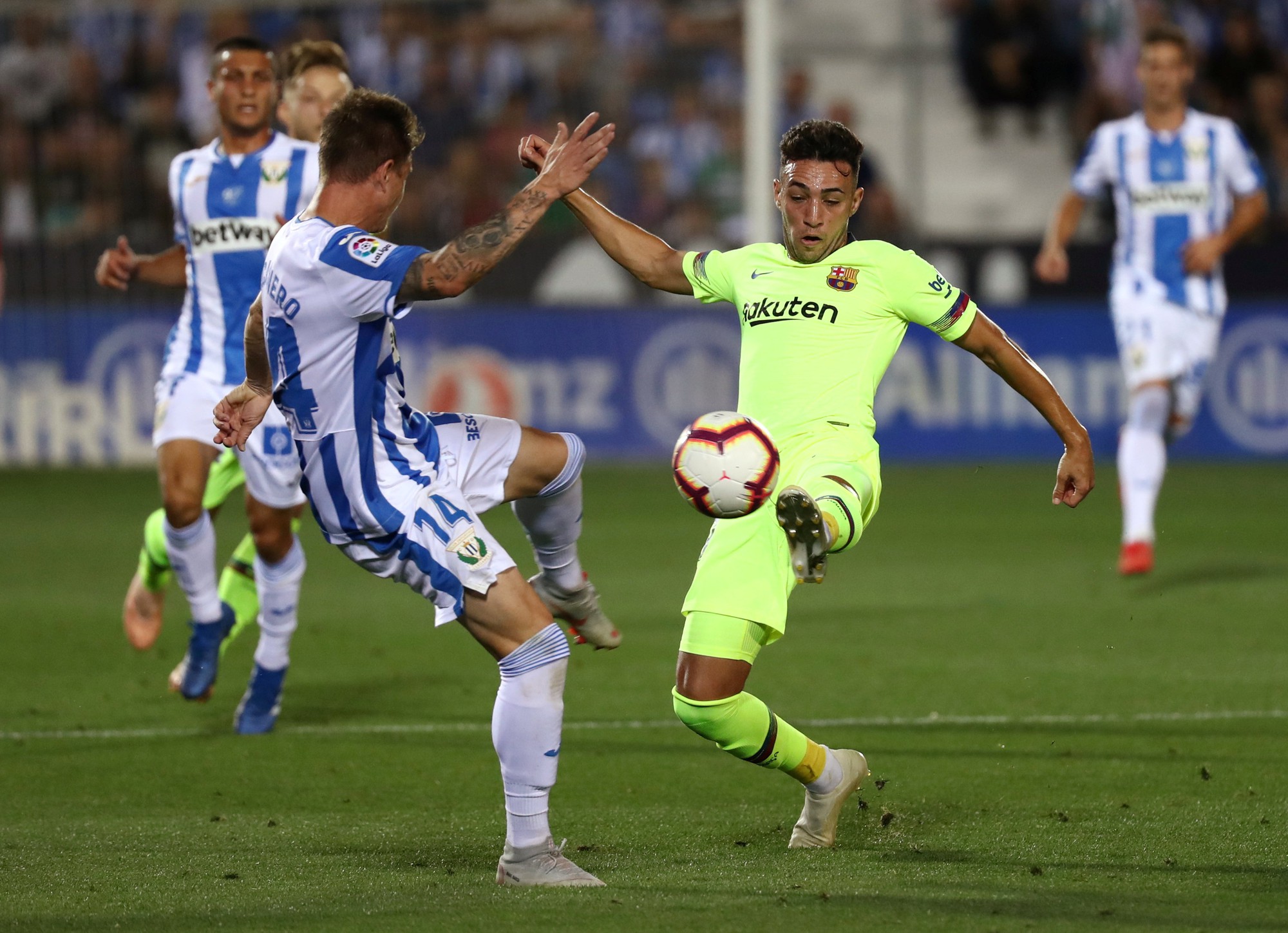 La Liga sốc khi Barcelona và Real Madrid rủ nhau bại trận - Ảnh 2.