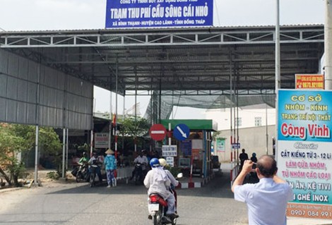 Trạm BOT bị phản ứng v&igrave; nh&acirc;n vi&ecirc;n thu ph&iacute; &ldquo;thiếu lịch sự&rdquo; - Ảnh 1.