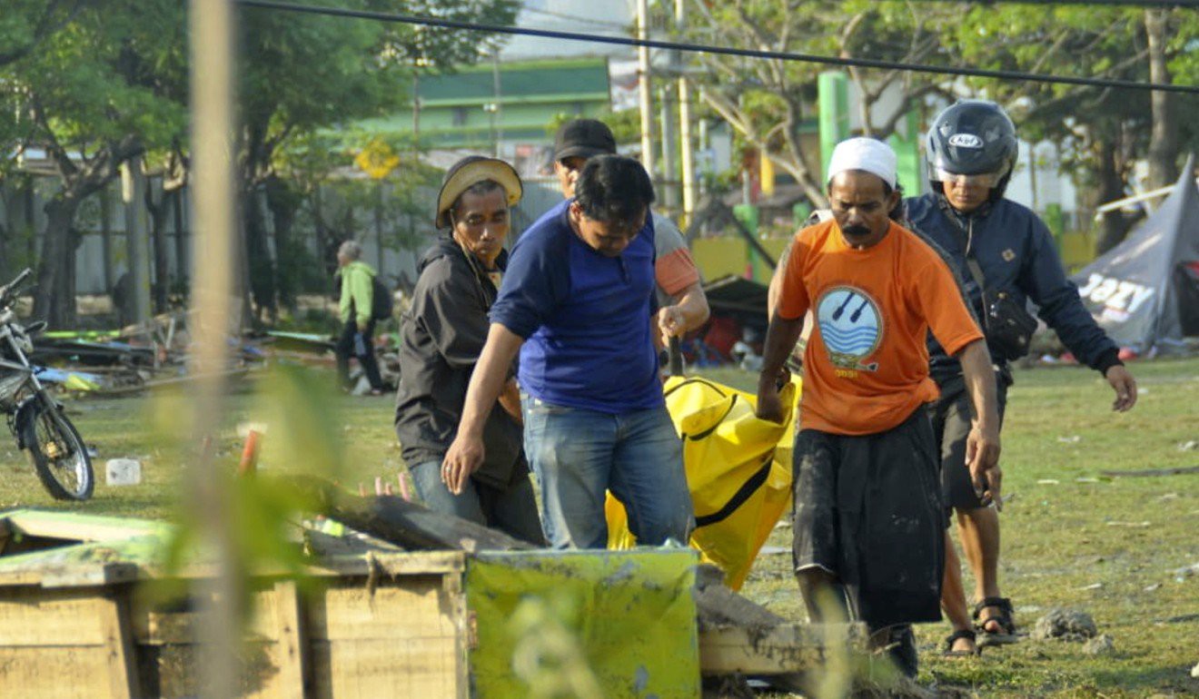 Động đất, sóng thần ở Indonesia: Số người chết tăng vọt lên gần 400