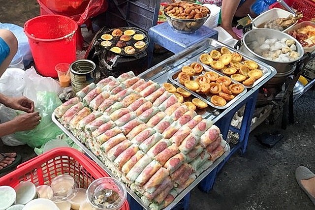 4 con hẻm thiên đường ẩm thực của TP HCM - Ảnh 1.