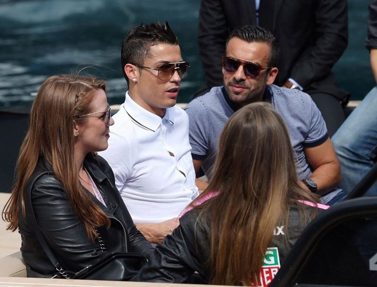 Ronaldo bị tố cáo dùng tiền "ém" một vụ cưỡng dâm
