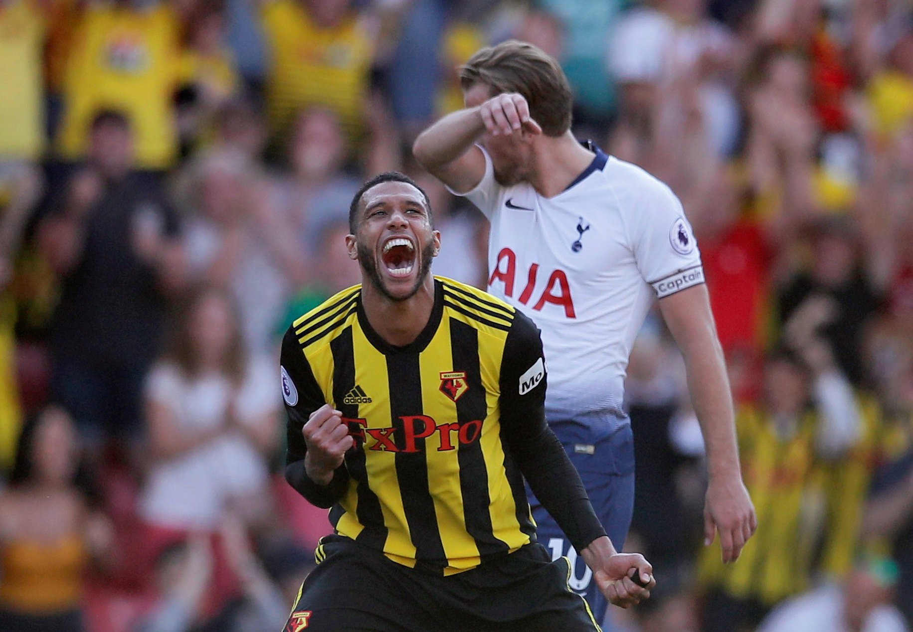 Tottenham thua sốc Watford, Man United trở lại Top 10