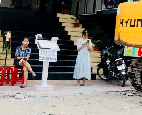 Vô tư đổi nhân dân tệ ở Nha Trang