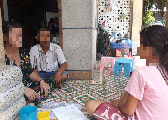 Cho b&eacute; g&aacute;i 12 tuổi xem phim đồi trụy rồi hiếp d&acirc;m? - Ảnh 1.