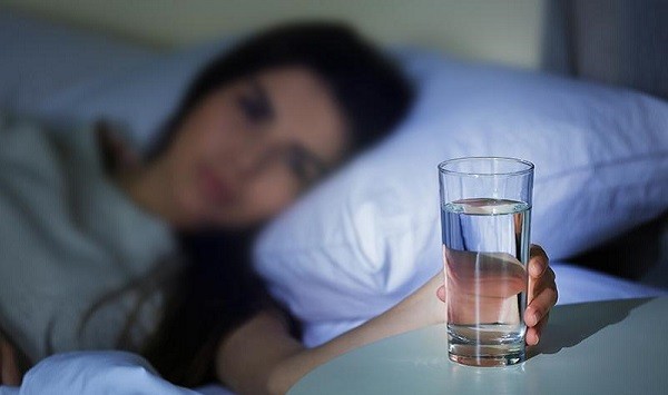 Nước tiểu c&oacute; bọt như x&agrave; ph&ograve;ng nguy hiểm kh&ocirc;ng? - Ảnh 3.