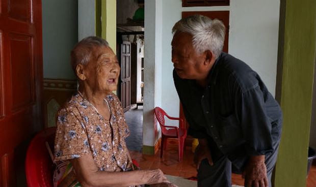 Gặp 3 chị em c&ugrave;ng tr&ecirc;n 100 tuổi ở Nghệ An - Ảnh 1.