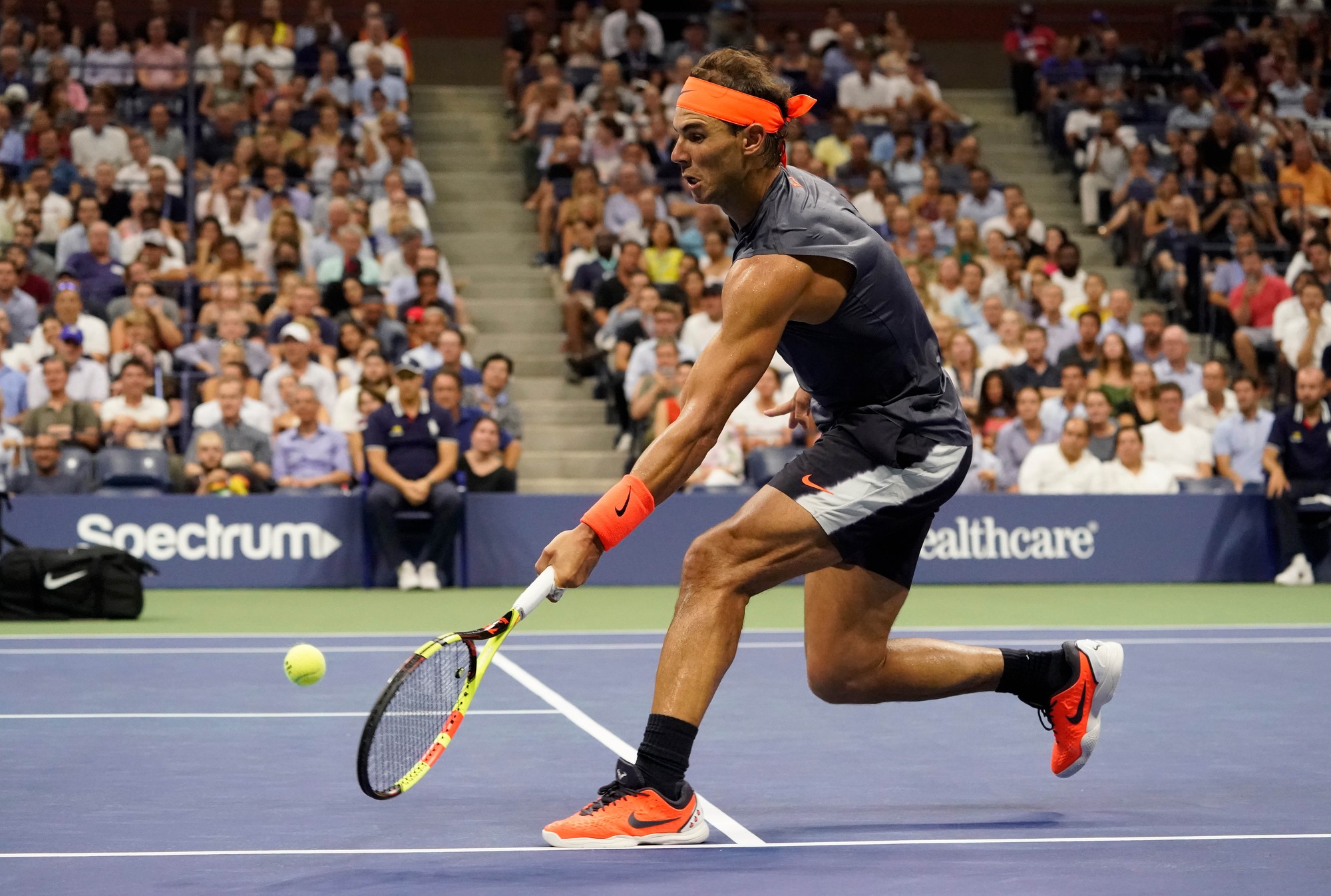 Clip: Thua ngược Nadal, Dominic Thiem thốt l&ecirc;n Tennis thật t&agrave;n nhẫn - Ảnh 1.