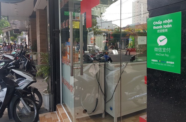 Chính phủ chỉ đạo trục xuất du khách kinh doanh "chui" ở Việt Nam
