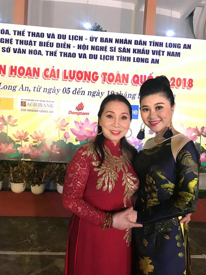 NSƯT Quế Trân gây tranh cãi khi ngồi "ghế nóng" Liên hoan cải lương toàn quốc