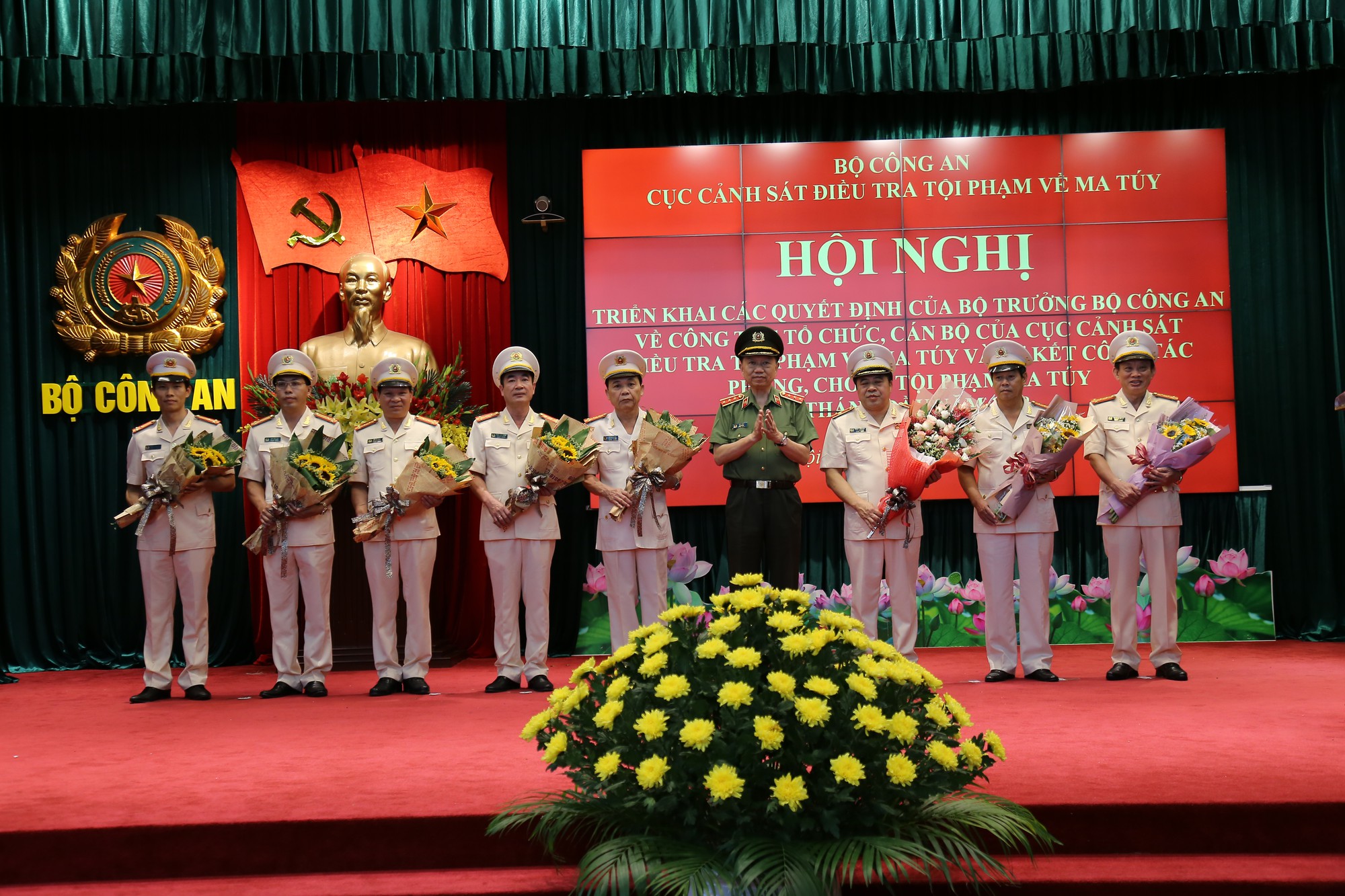 Bổ nhiệm cục trưởng và 8 cục phó Cục CSĐT tội phạm về ma túy