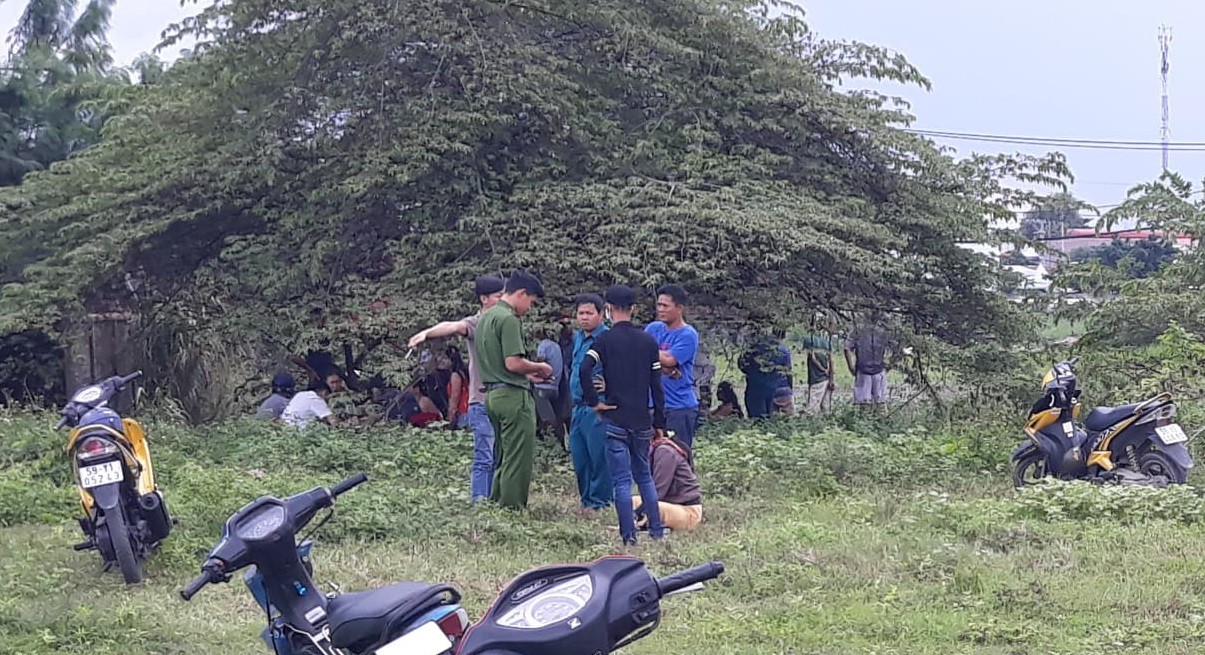 TP HCM: Đi chích cá, người đàn ông tử vong dưới ao nước