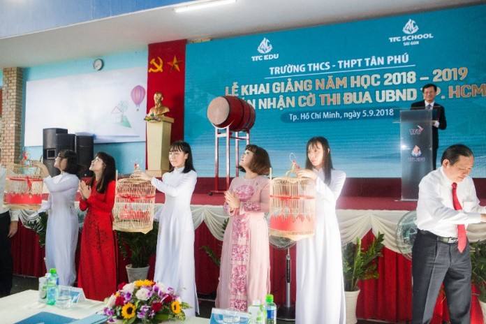 Trường THCS - THPT Tân Phú khai giảng năm học mới